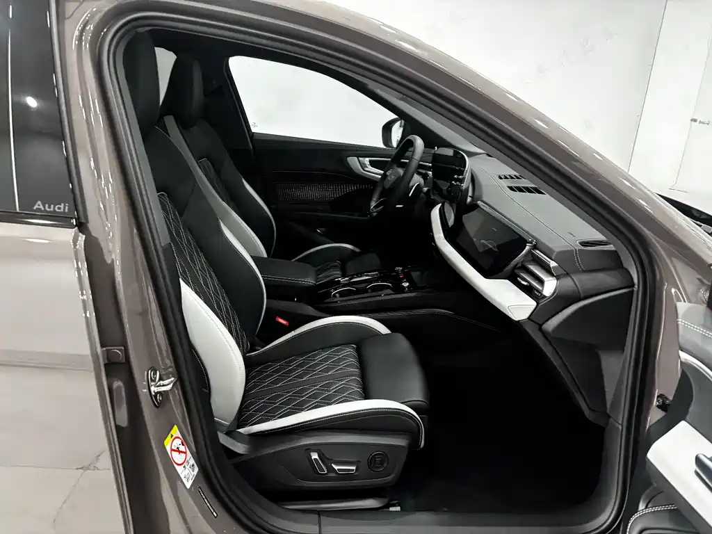 Audi A5L 2026 2.0T Sports Edition Plus купить на сайте DeffCars