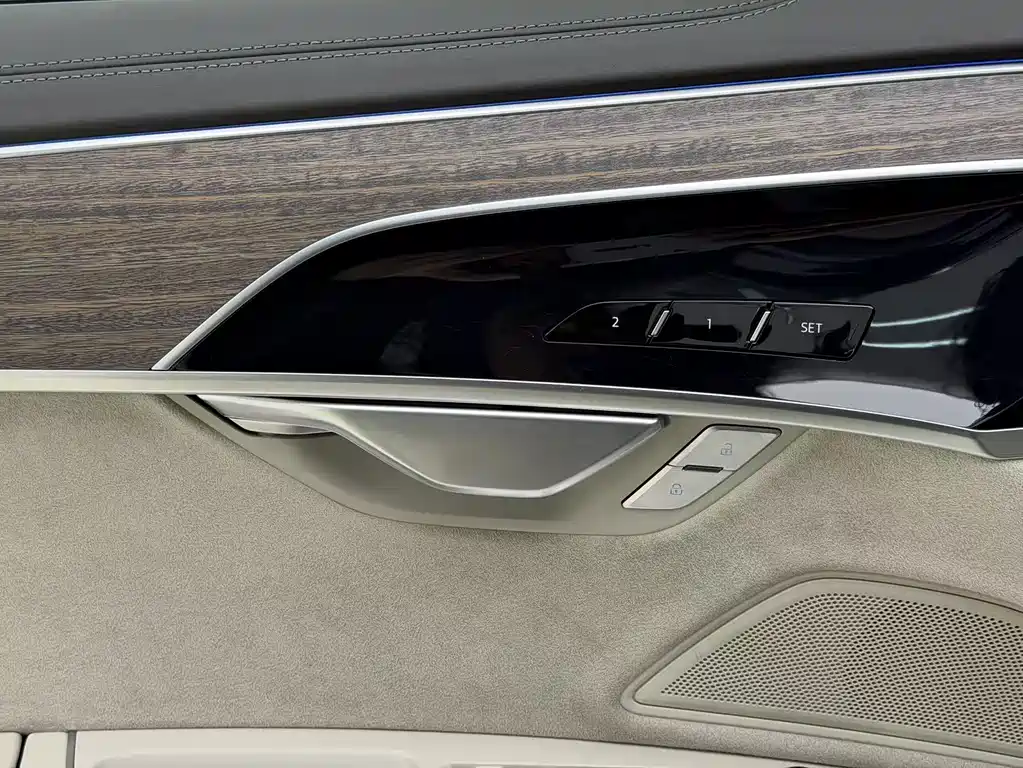 Audi A8 2024 A8L 55 TFSI quattro flagship model купить на сайте DeffCars