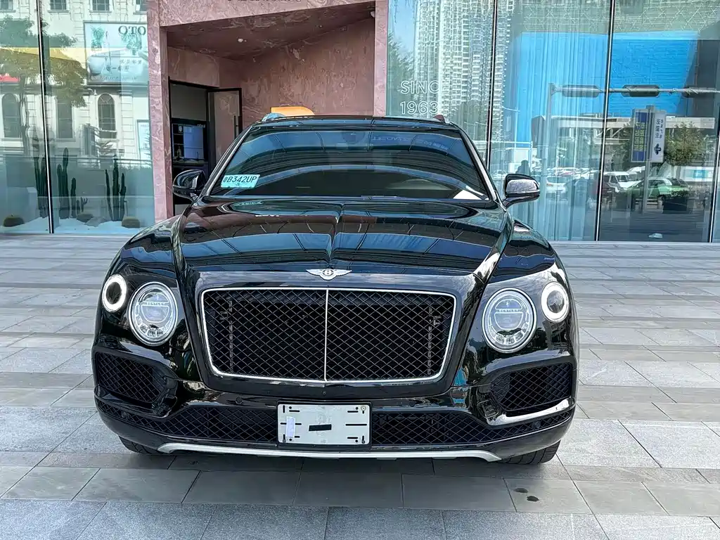 Bentayga 2018 4.0T V8 купить на сайте DeffCars