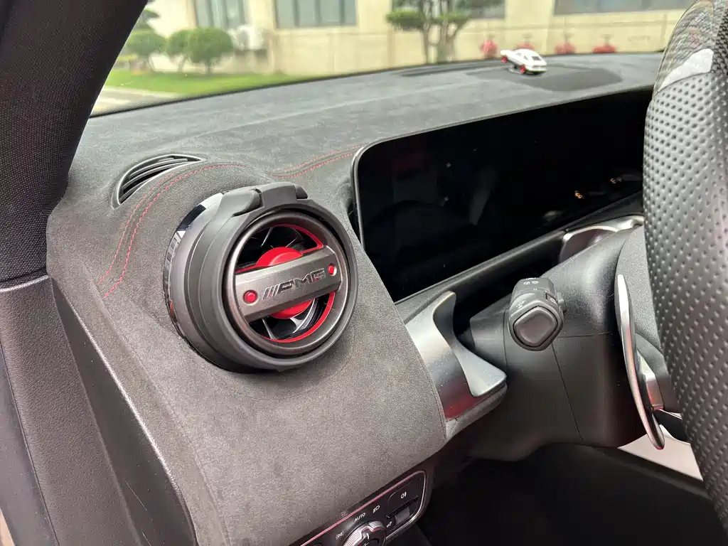 Mercedes-Benz GLB AMG 2021 facelift AMG GLB 35 4MATIC купить на сайте DeffCars