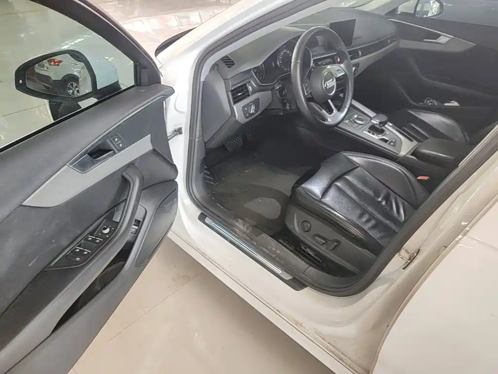 Audi A4L 2018 30th Anniversary Model 40 TFSI Enterprising купить на сайте DeffCars