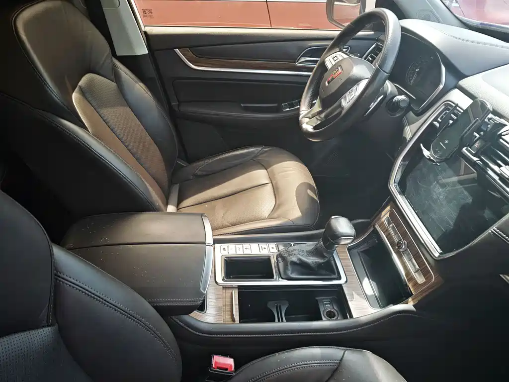 Roewe RX8 2018 30T two-wheel drive elite version купить на сайте DeffCars