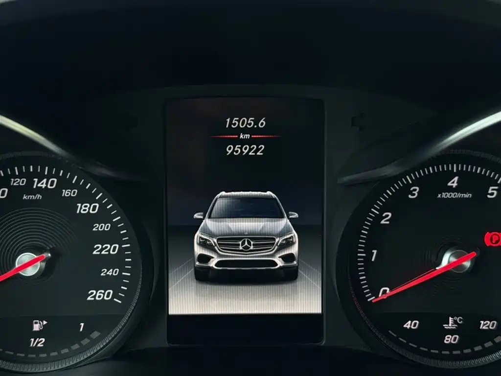 Mercedes-Benz GLC 2018 GLC 300 4MATIC Dynamic купить на сайте DeffCars