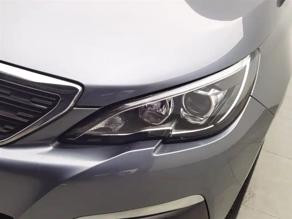 Peugeot 308 2018 1.6L automatic luxury version купить на сайте DeffCars