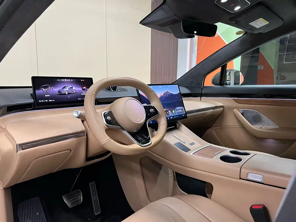 Zhijie R7 2024 pure electric 802km Max купить на сайте DeffCars