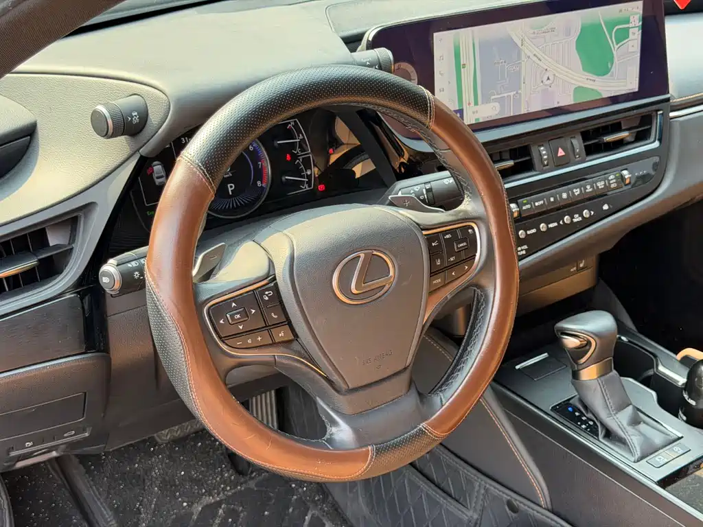 Lexus ES 2023 200 Excellence Edition купить на сайте DeffCars