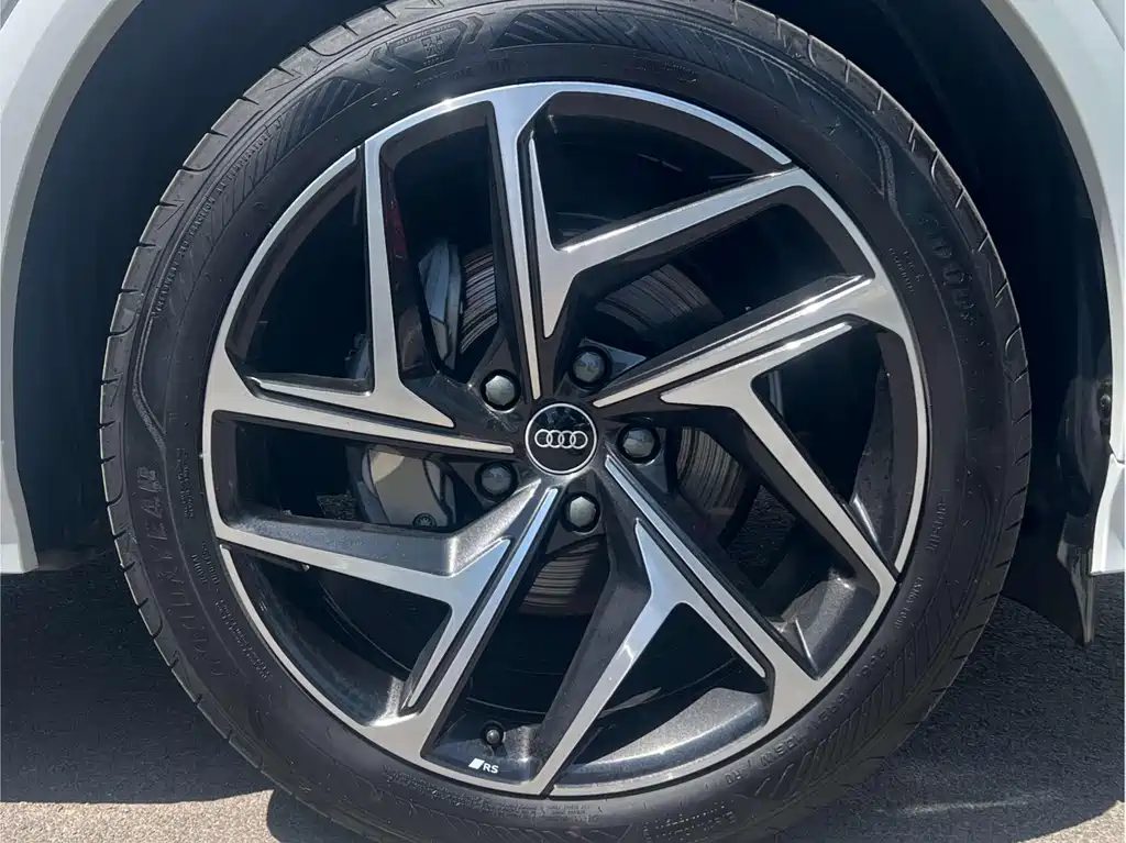 Audi Q6L e-tron 2026 first pilot version купить на сайте DeffCars