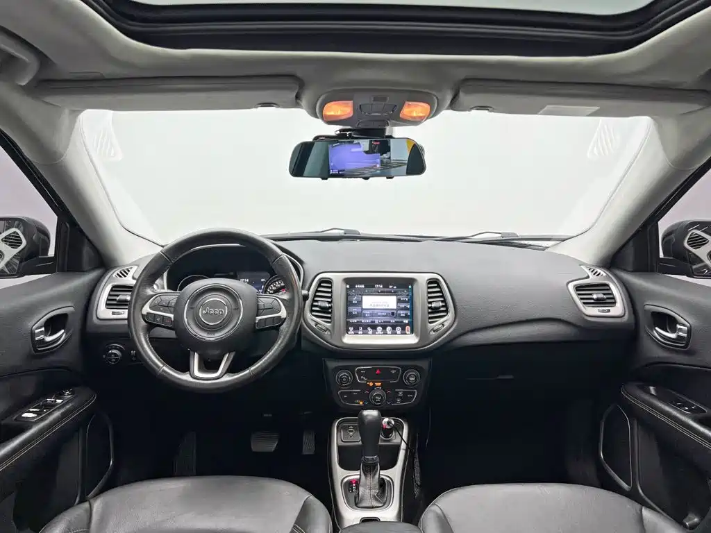 Compass 2017 200T Automatic Home Edition купить на сайте DeffCars