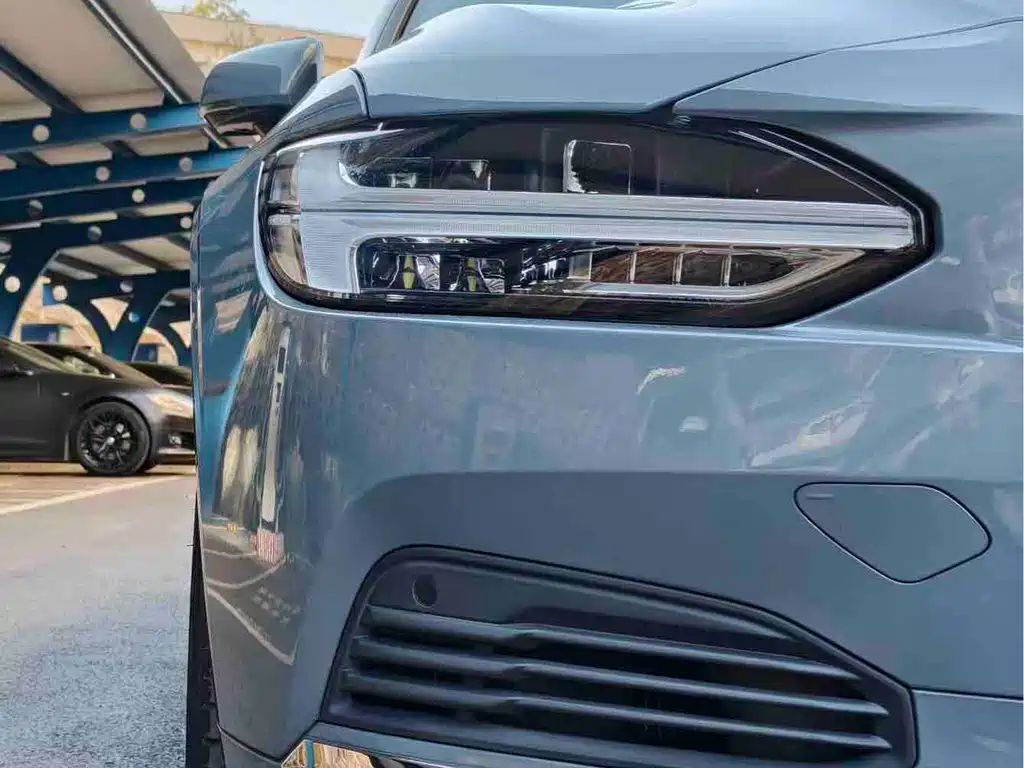 Volvo S90 Plug-in Hybrid 2022 T8 E-Drive Hybrid Zhiyi Luxury Edition купить на сайте DeffCars