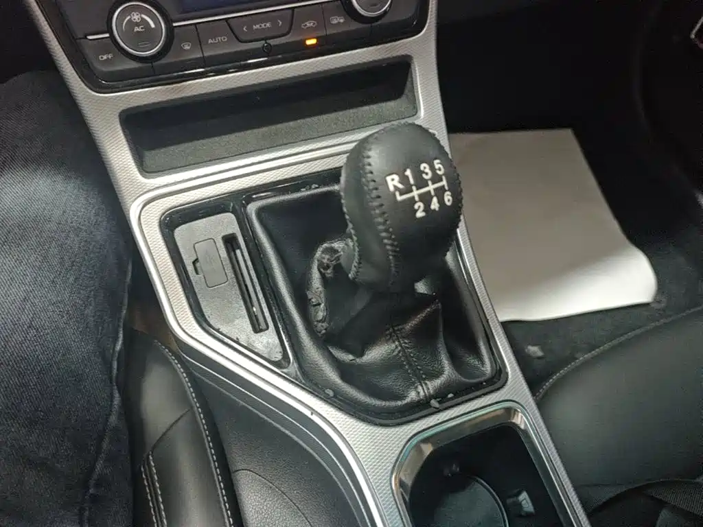 Emgrand GL 2018 1.4T manual elite smart connected model купить на сайте DeffCars