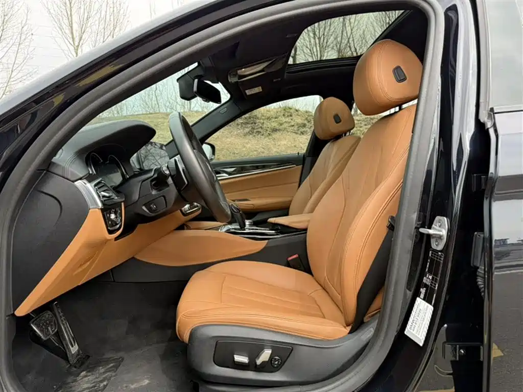BMW 5 Series 2018 facelift 530Li leading M sports package купить на сайте DeffCars