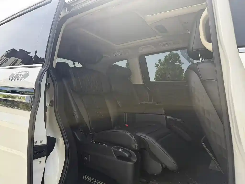 Alison 2022 2.0L e:HEV Deluxe Edition купить на сайте DeffCars