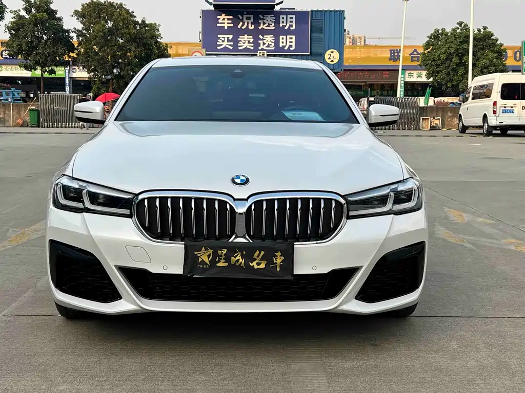 BMW 5 Series 2023 530Li Leading M Sports Package купить на сайте DeffCars