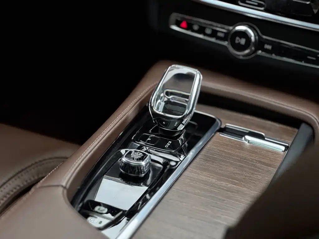 Volvo V90 2023 Cross Country B5 AWD Smart Edition купить на сайте DeffCars