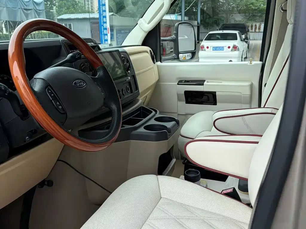 Ford E350 2011 5.4L Platinum Limited Edition купить на сайте DeffCars