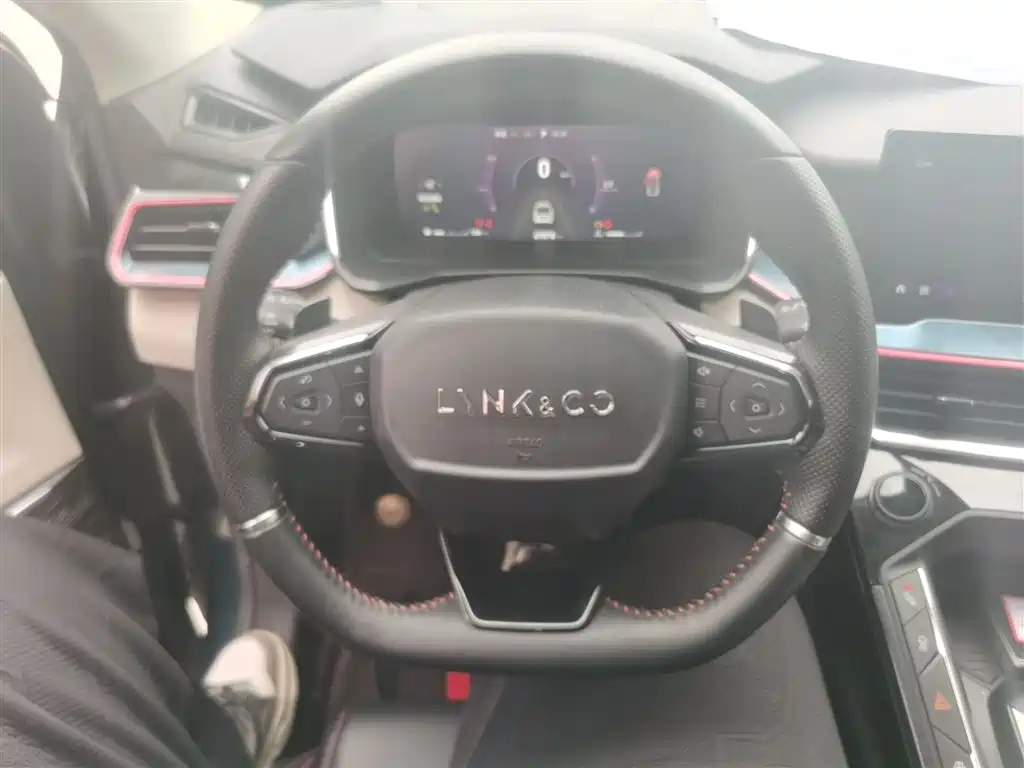 Lynk & Co 06 2020 1.5T Yao Halo купить на сайте DeffCars