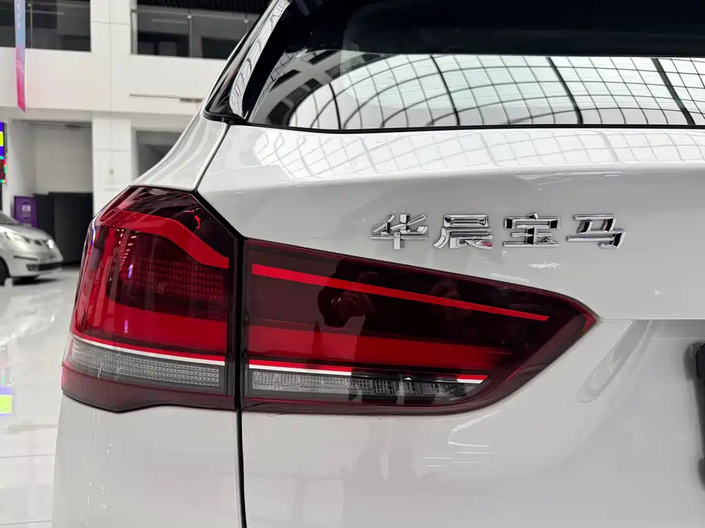 BMW X1 2020 xDrive25Li Exclusive Model купить на сайте DeffCars