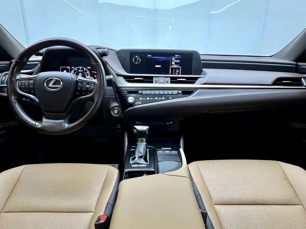 Lexus ES 2020 200 Excellence Edition купить на сайте DeffCars