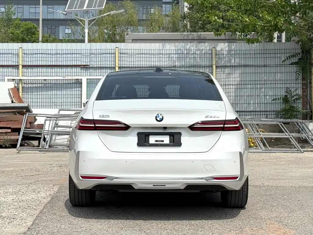 BMW 5 Series 2024 530Li Leading Luxury Package купить на сайте DeffCars