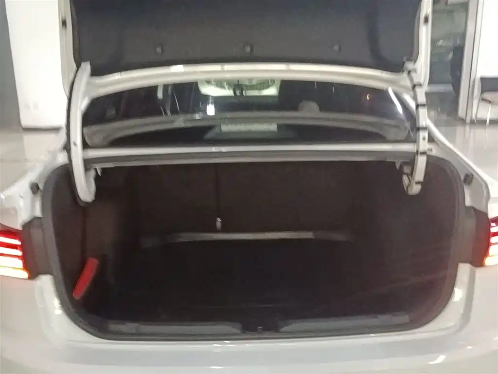 Bora 2021 1.5L automatic fashion smart connected version купить на сайте DeffCars