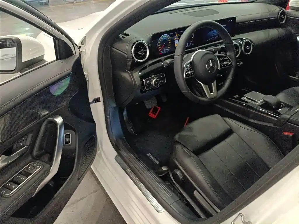 Mercedes-Benz A-Class 2021 A 200 L Sports Sedan Dynamic Type купить на сайте DeffCars