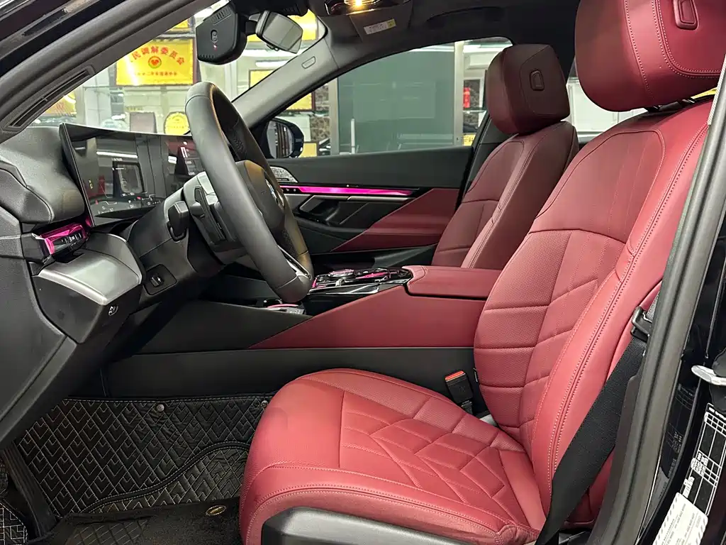 BMW 5 Series 2025 530Li Leading M Sports Package купить на сайте DeffCars