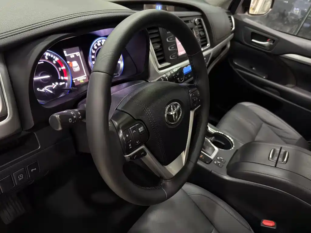 Highlander 2018 2.0T four-wheel drive luxury version, 7 seats, National VI купить на сайте DeffCars