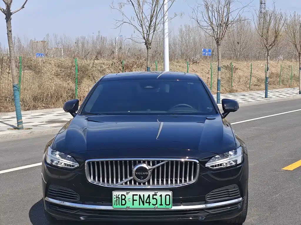Volvo S90 plug-in hybrid 2024 plug-in hybrid four-wheel drive long range Zhiya luxury version купить на сайте DeffCars