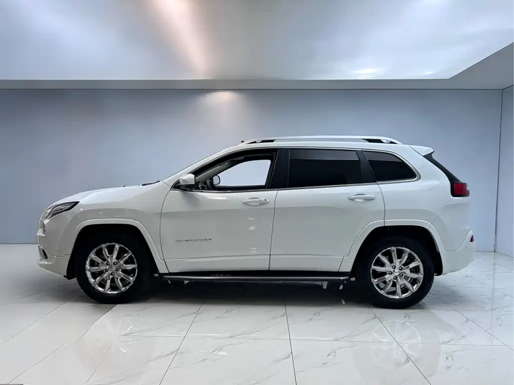 Liberty Light 2017 2.4L Superior Edition купить на сайте DeffCars