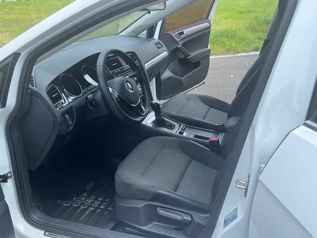 Golf 2018 1.6L automatic comfort type купить на сайте DeffCars