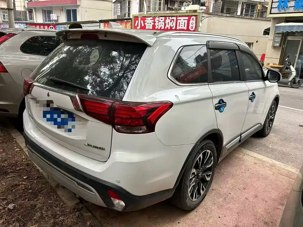 Outlander 2016 2.0L 2WD Fashion Edition 5 seats купить на сайте DeffCars