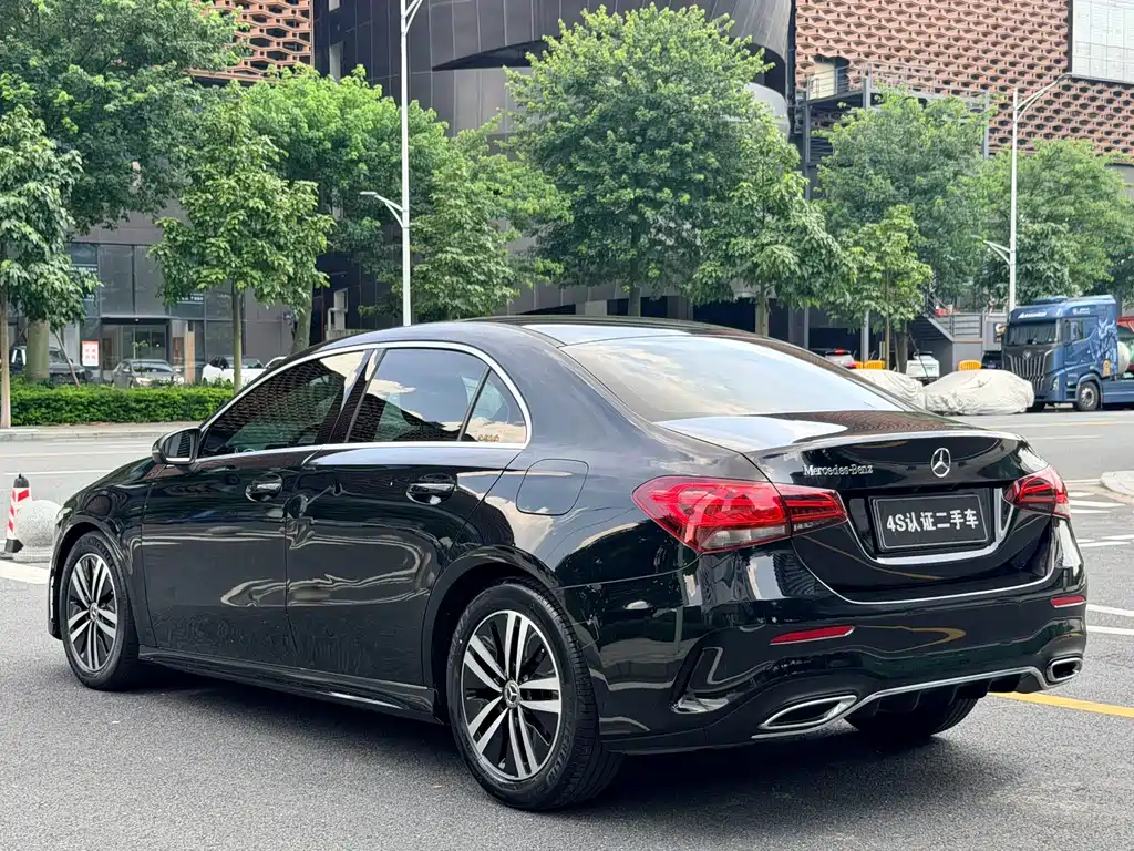 Mercedes-Benz A-Class 2019 A 180 L Sports Sedan купить на сайте DeffCars