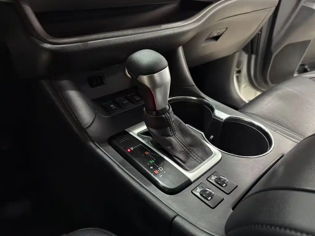 Highlander 2015 2.0T four-wheel drive luxury version 7 seats купить на сайте DeffCars