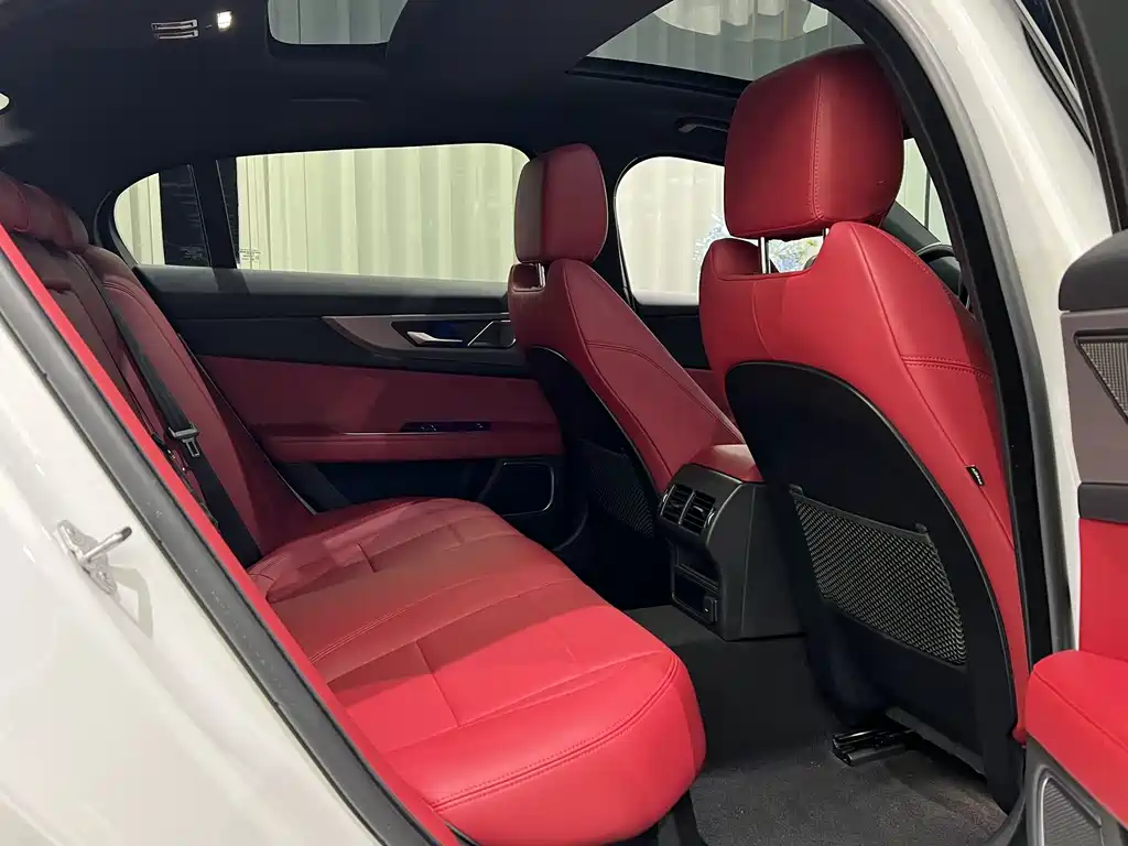 Jaguar XEL 2024 2.0T 250PS R-DYNAMIC S aggressive sports version купить на сайте DeffCars