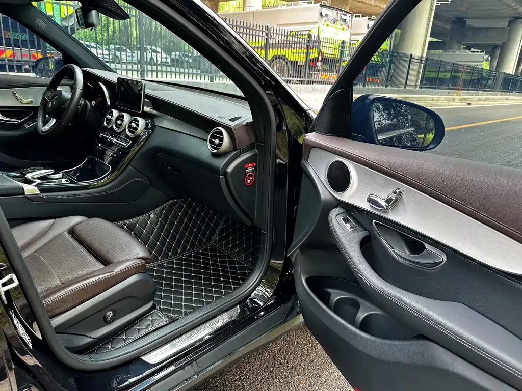 Mercedes-Benz GLC 2018 GLC 200 4MATIC купить на сайте DeffCars