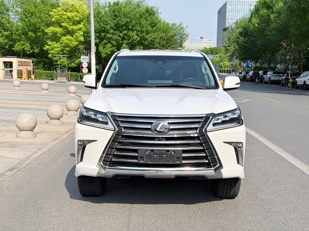 Lexus LX 2019 570 Premium Luxury Edition купить на сайте DeffCars