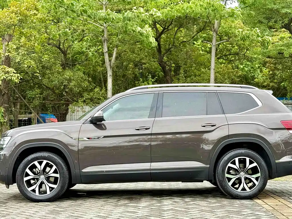 Touron 2017 380TSI four-wheel drive luxury version купить на сайте DeffCars