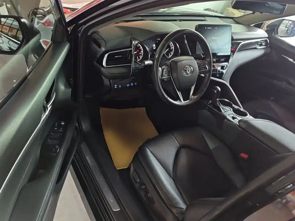 Camry 2021 2.0G Deluxe Edition купить на сайте DeffCars