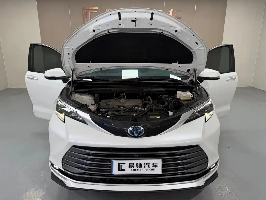 SIENNA 2023 2.5L Hybrid Premium Edition купить на сайте DeffCars