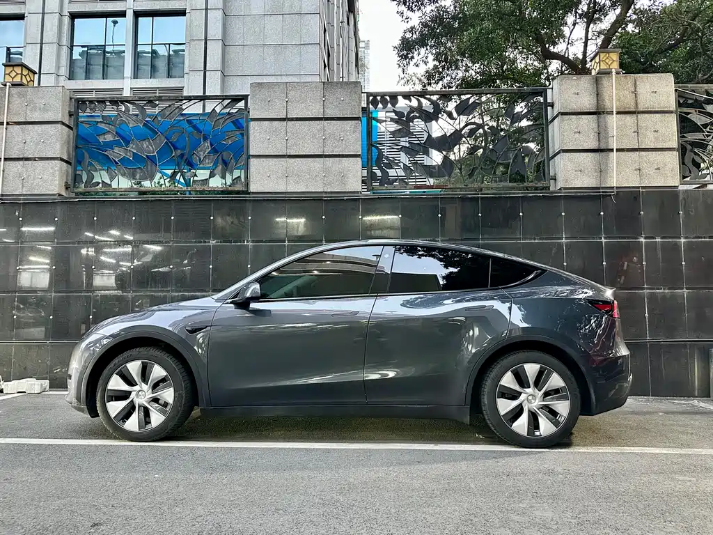 Model Y 2022 facelift rear-wheel drive version купить на сайте DeffCars