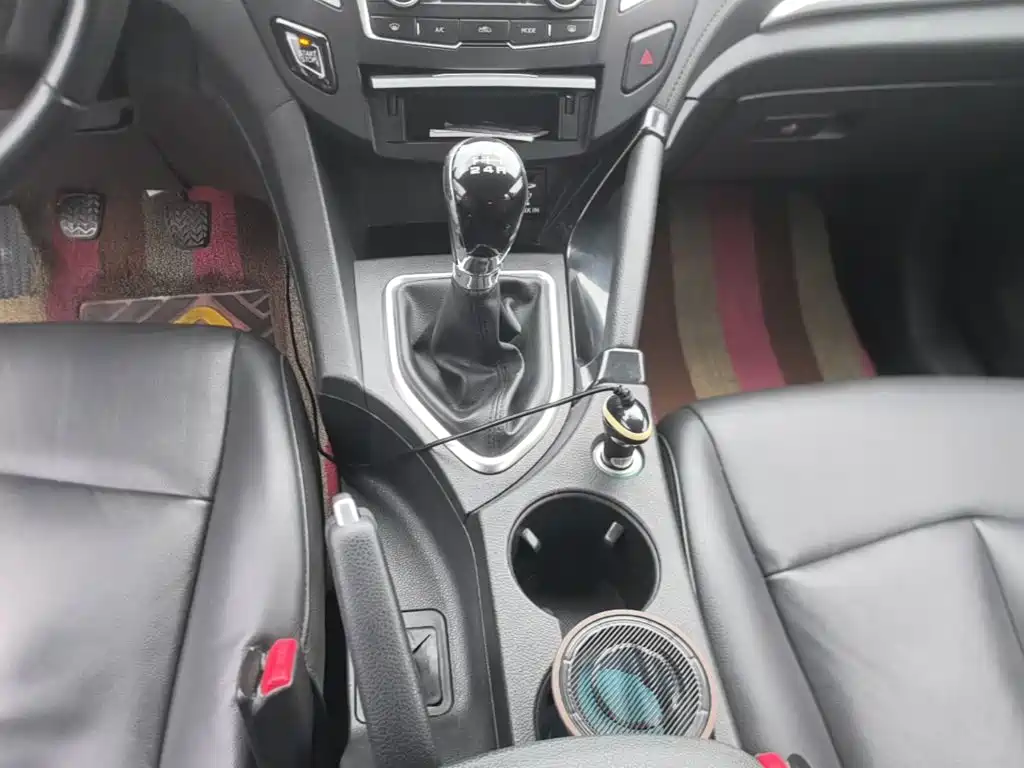 Dongfeng Fengshen AX7 2015 2.0L manual smart model купить на сайте DeffCars