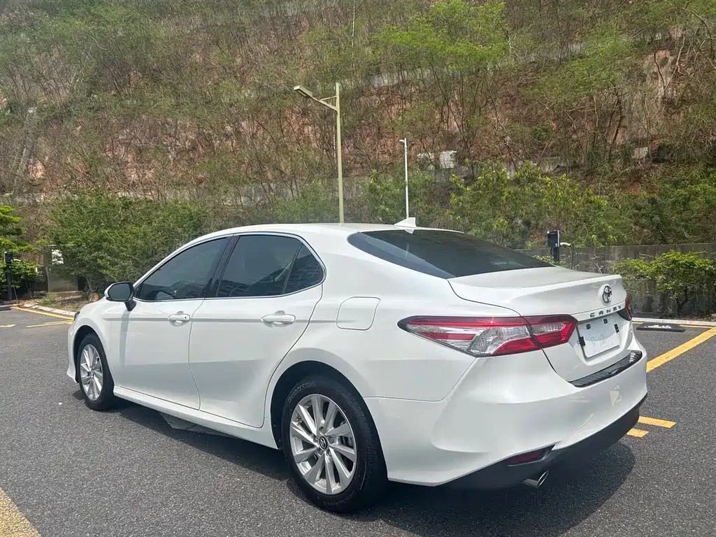 Camry 2022 2.0GVP Leading Edition купить на сайте DeffCars