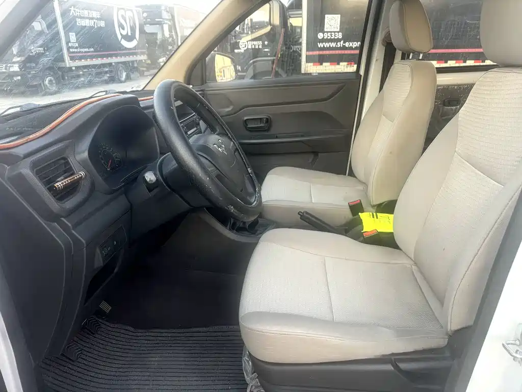 Wuling Hongguang V 2019 1.5L basic model National VI LAR купить на сайте DeffCars