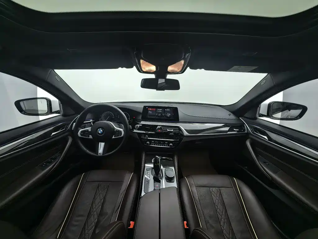 BMW 5 Series 2018 530Li Exclusive M Sports Package купить на сайте DeffCars