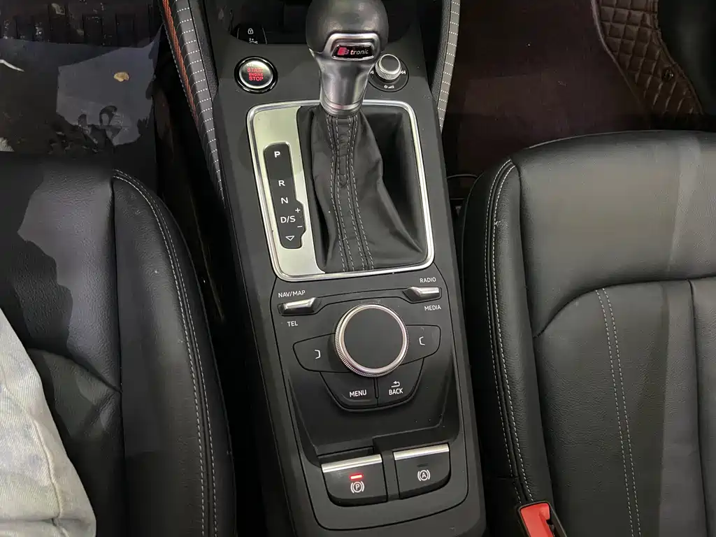Audi Q2L 2022 35 TFSI Enterprising and Elegant Model купить на сайте DeffCars