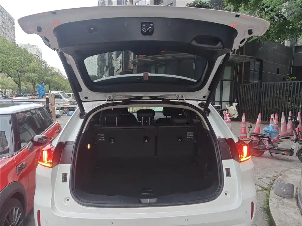 Wei brand VV5 2017 2.0T super luxury model купить на сайте DeffCars
