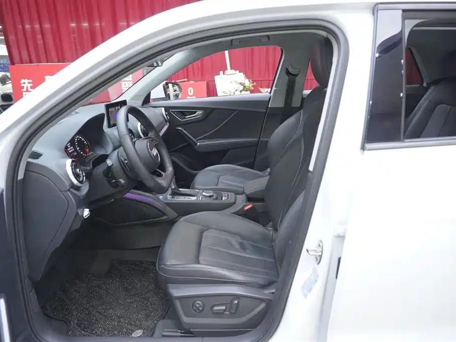 Audi Q2L 2024 35TFSI fashionable and dynamic купить на сайте DeffCars