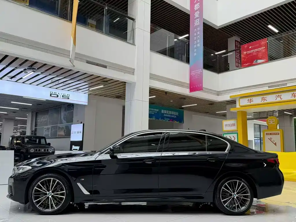BMW 5 Series 2023 facelift 530Li leading M sports package купить на сайте DeffCars