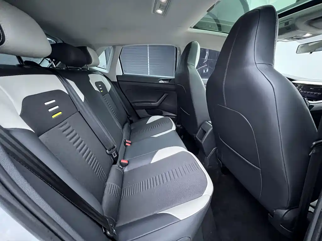 Polo 2021 Plus 1.5L Automatic Colorful Technology Edition купить на сайте DeffCars