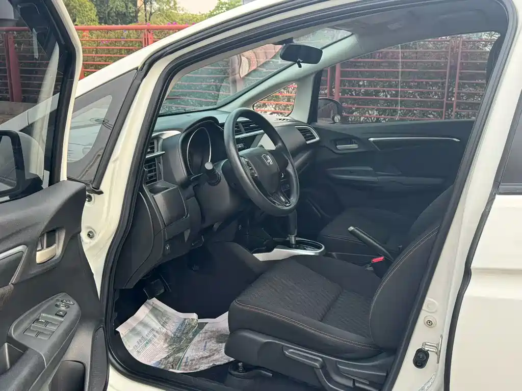 Fit 2018 1.5L CVT Fashion Edition купить на сайте DeffCars